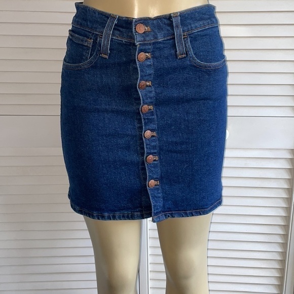 Madewell- Stretch Denim Straight Mini Skirt in Arroyo Wash: Button-Front Edition - Picture 4 of 6